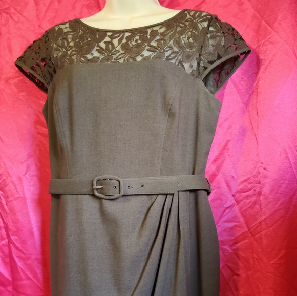 Jones Wear Dress w/ Belt, Sheath Dress, Gray w/ Lace Upper, Size 10 Slit Skirt - Picture 13 of 14